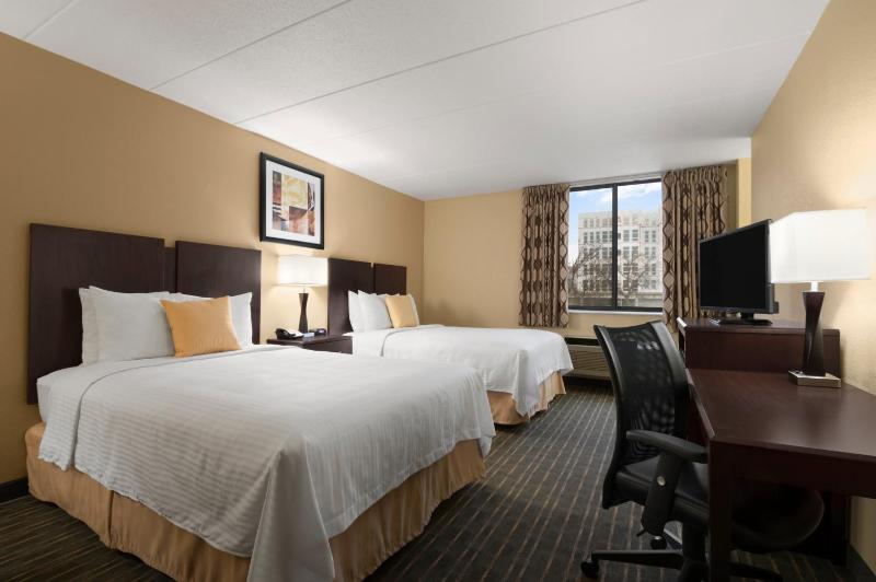 Double Room with Two Double Beds - Non-Smoking image 3