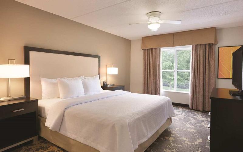 One-Bedroom King Suite - Non-Smoking image 2