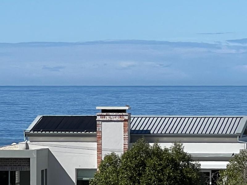 Mountain View Hermanus One Bedroom - image 1