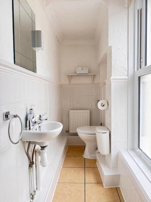 Gumfreston Guest House - image 35