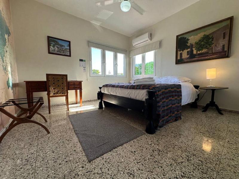 Beautiful Oceanfront Apartment Private Balcony - image 23