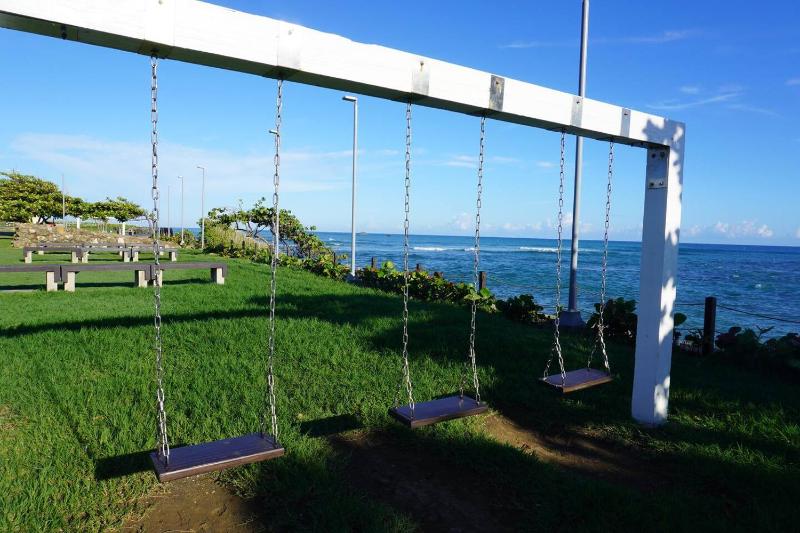 Beautiful Oceanfront Apartment Private Balcony - image 39