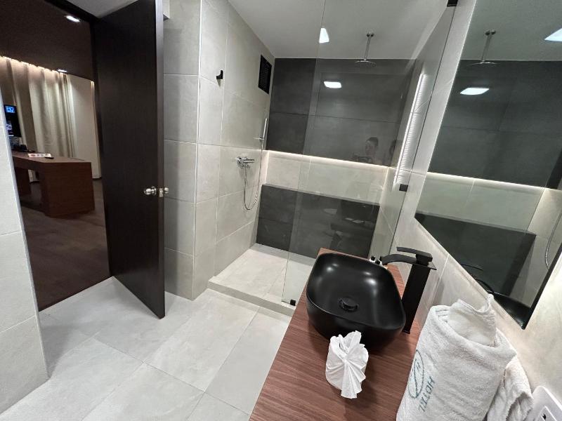 Hotel El Salvador - image 46