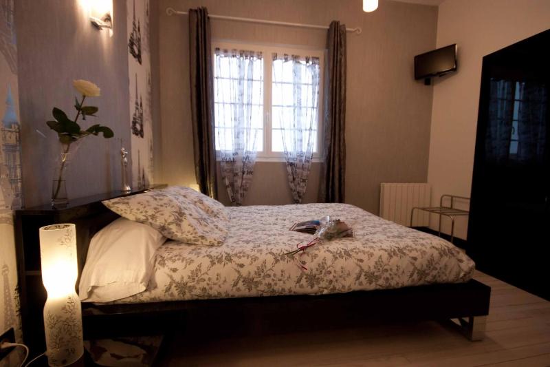 Romantique Double Room image 4