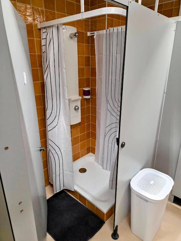 Green Marmot Capsule Hotel Genève - Self check-in - image 6
