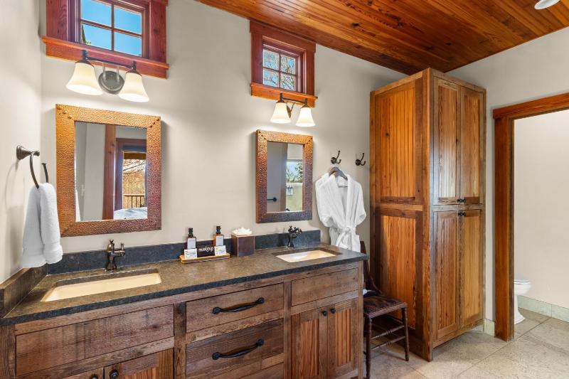 Blacksmith Quarter's on Barons Creek - image 11