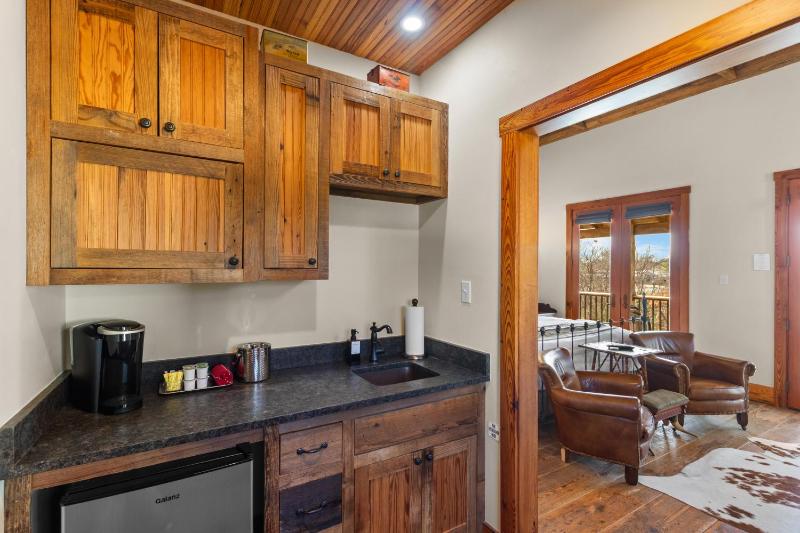Blacksmith Quarter's on Barons Creek - image 30