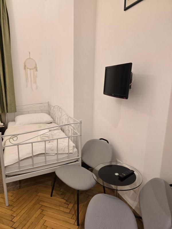 Budapest B&B Bed and Breakfast - image 14