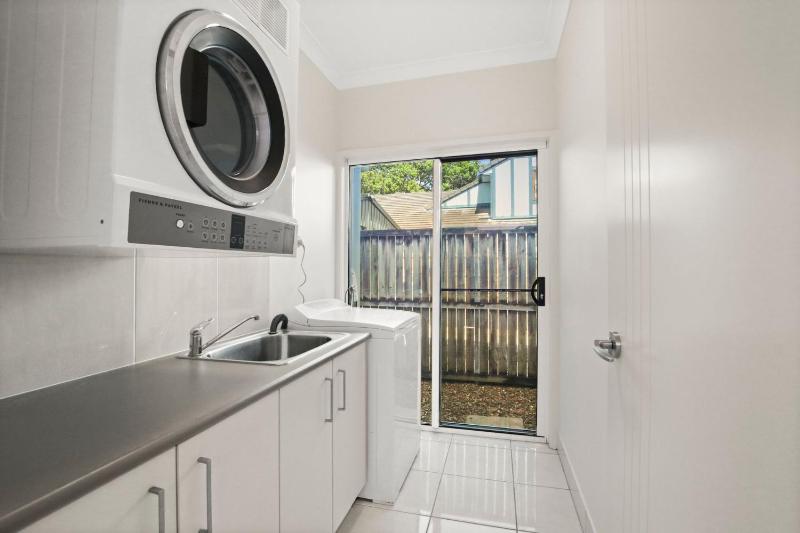 Roderick Street 83 Moffat Beach - image 10