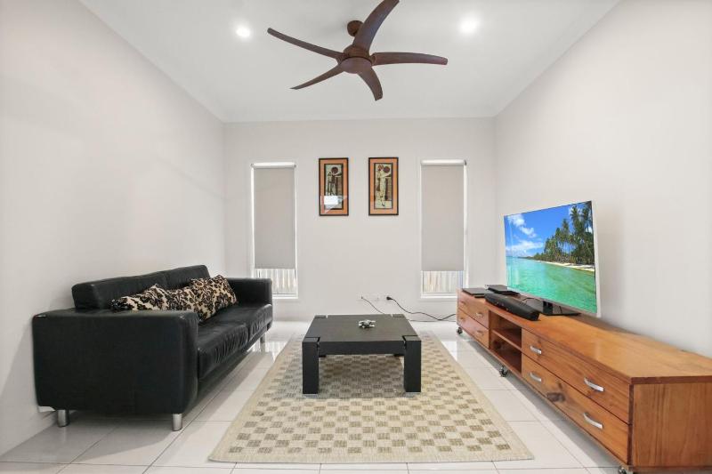 Roderick Street 83 Moffat Beach - image 9