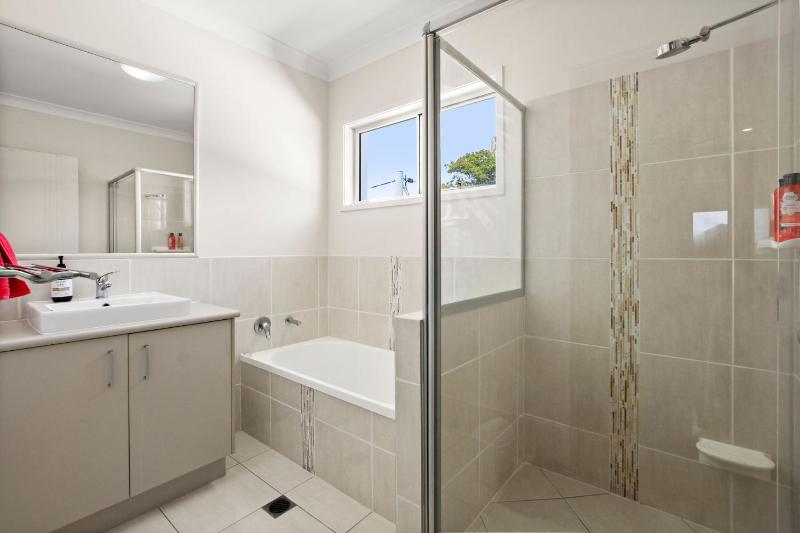 Roderick Street 83 Moffat Beach - image 8