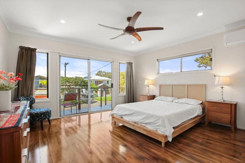 Roderick Street 83 Moffat Beach - image 14