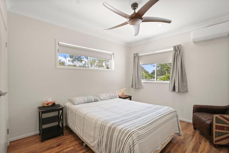 Roderick Street 83 Moffat Beach - image 4