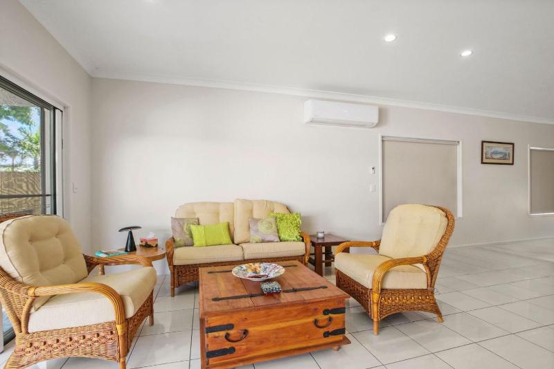 Roderick Street 83 Moffat Beach - image 11