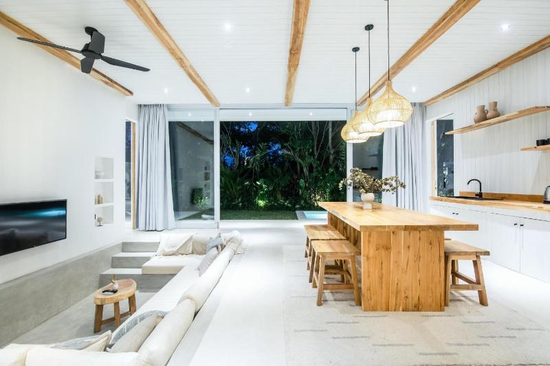 Modern 2BR Villa 4min to Bingin's Coastal Charm - image 4