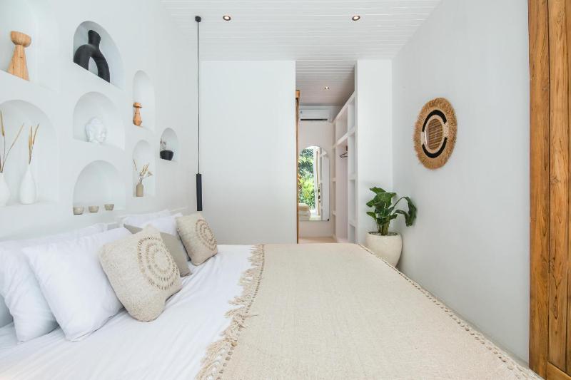 Modern 2BR Villa 4min to Bingin's Coastal Charm - image 8
