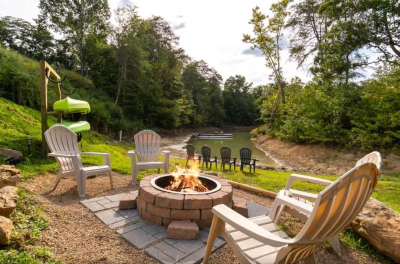 Black Bear Cove cabin - image 44