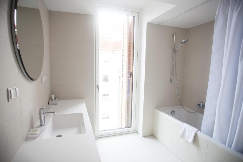 Deluxe Double Room image 4