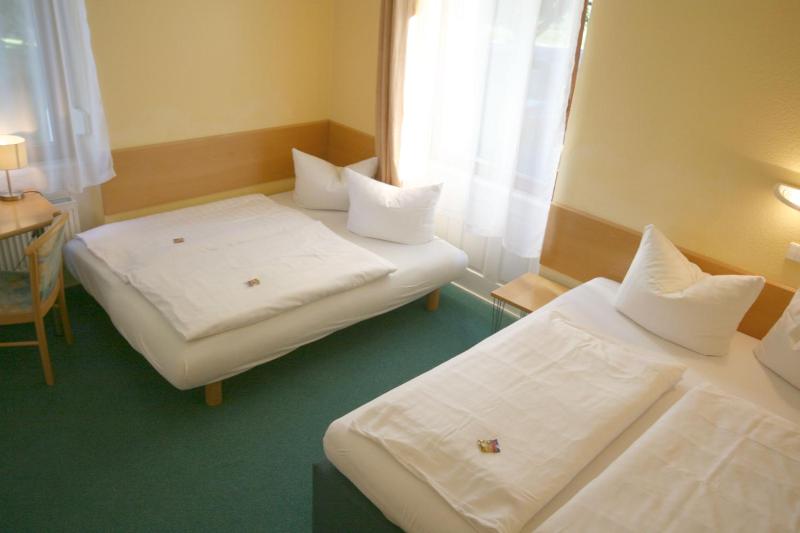 Quadruple Room image 2