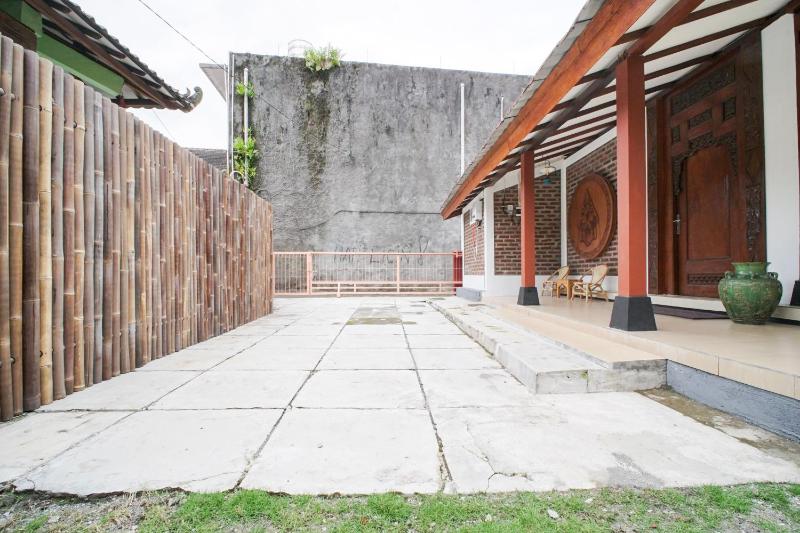Joglo 33 Homestay Jogja - image 6