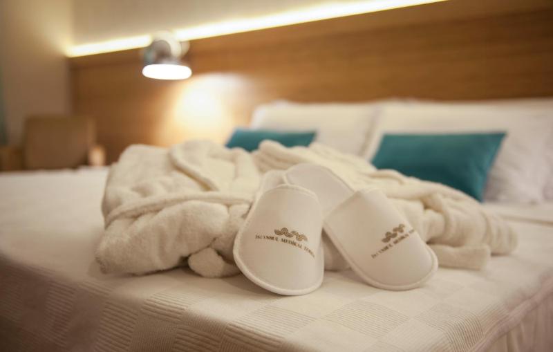 Deluxe Double Room with Bath image 2