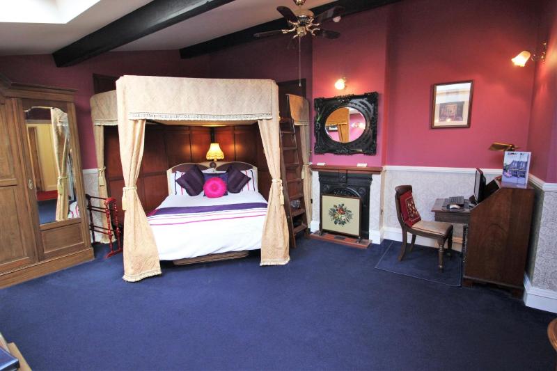 Executive Double Room image 3
