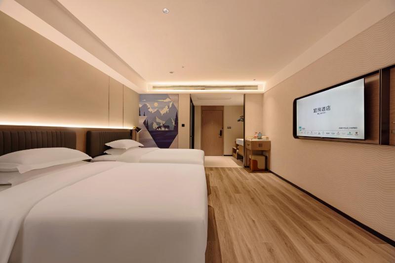 Echarm Hotel Chongqing Jiefangbei Hongya Pedestrian Street - image 9