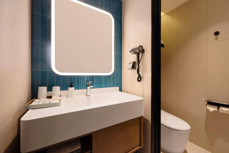 Echarm Hotel Chongqing Jiefangbei Hongya Pedestrian Street - image 13