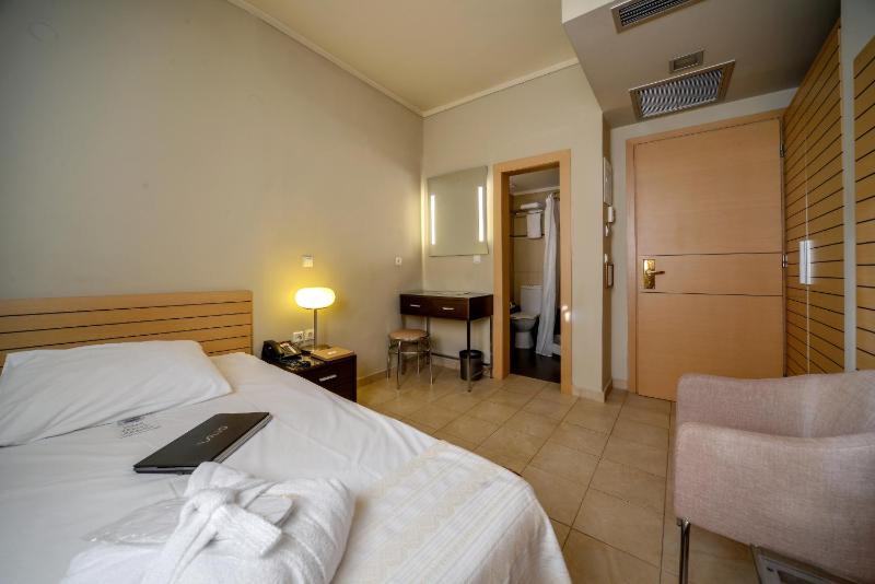 Double Room with City View and Balcony image 3