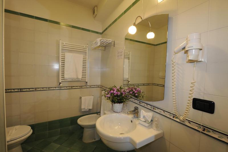 Double or Twin Room image 3