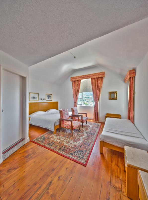 Triple Room with Sea View image 3