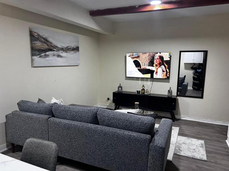 6ALouieVille - image 7