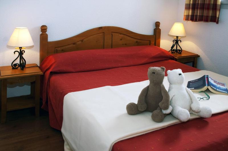 Three-Bedroom Apartment (8 Adults) image 3