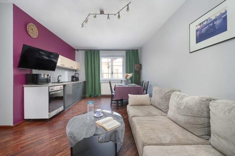 Atmospheric 2-Bedroom Apartment Near the Market Square by Noclegi Renters - image 14