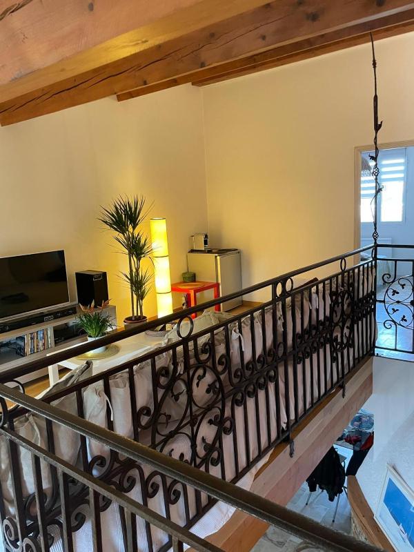 Charming villa with secure private parking - image 21