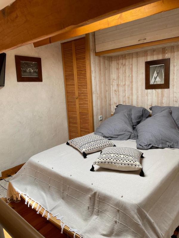 4-person apartment with secure parking - image 2