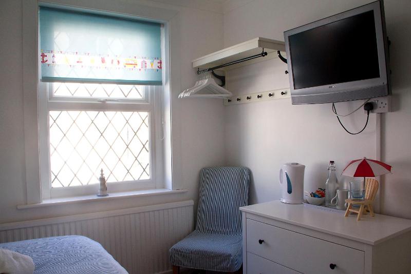 Small Double Room image 4