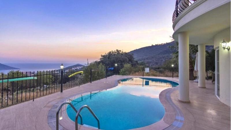 Kalkan 3 bedroom seaview villa with private pool - image 23