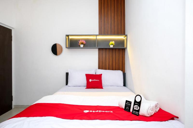 RedDoorz at Simple Stay Malang - image 4
