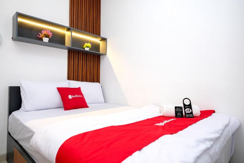 RedDoorz at Simple Stay Malang - image 2