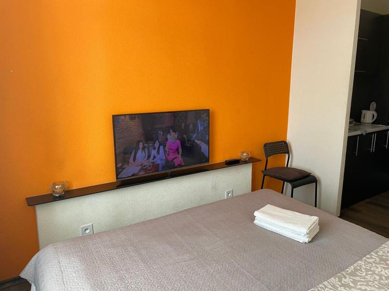 S6 Orange studio apartment - image 5