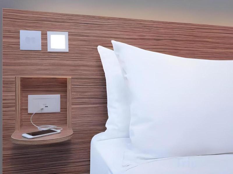 Travelodge Brighton Seafront - image 10