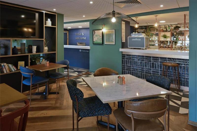Travelodge Bournemouth - image 2