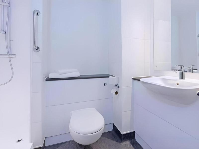 Travelodge Brighton Seafront - image 6
