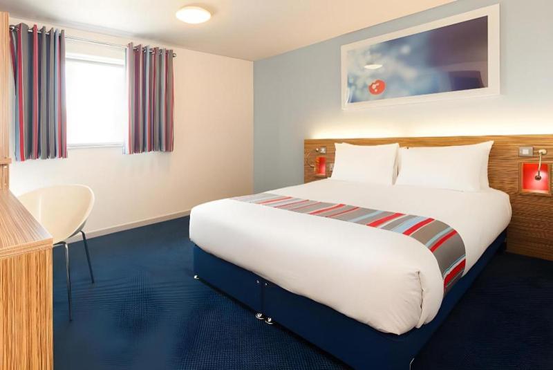 Travelodge Birmingham Fort Dunlop - image 7