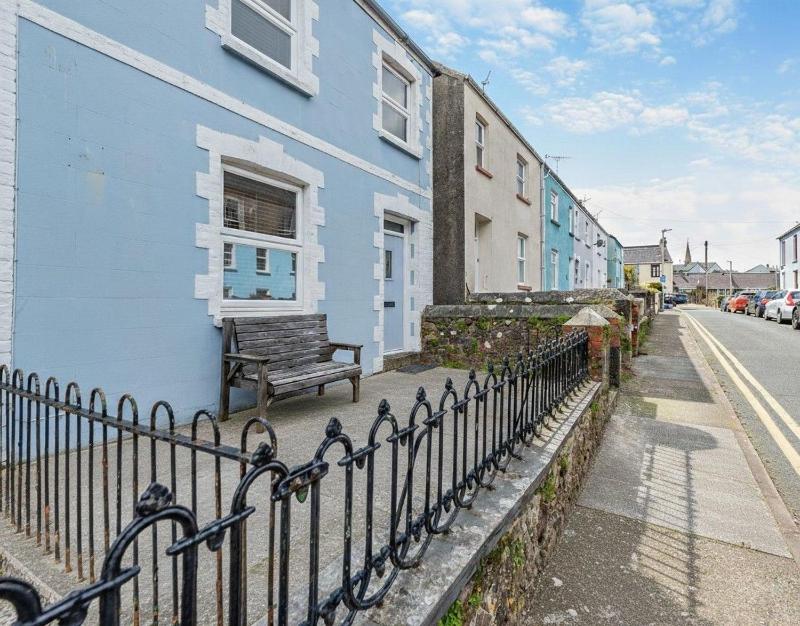 Clareston Cove - a lovely 3 bed cottage with sauna in Tenby town centre - image 27