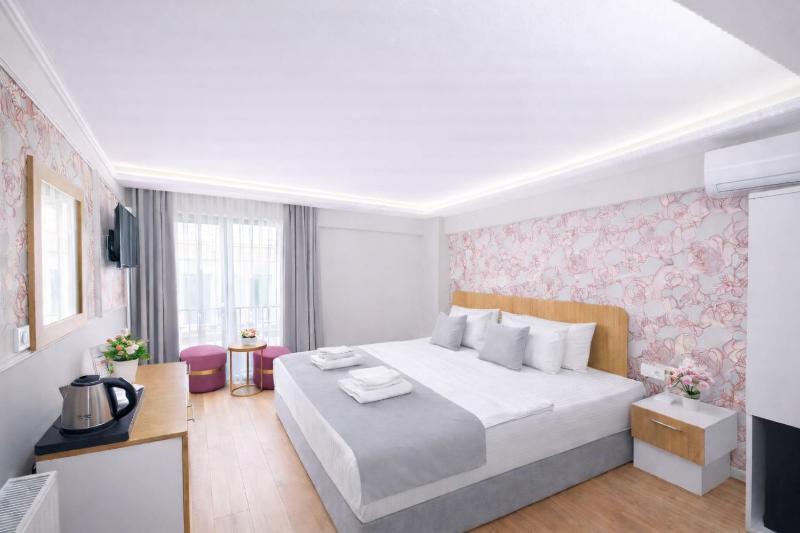 Ria Suites Boutique Hotel - image 10