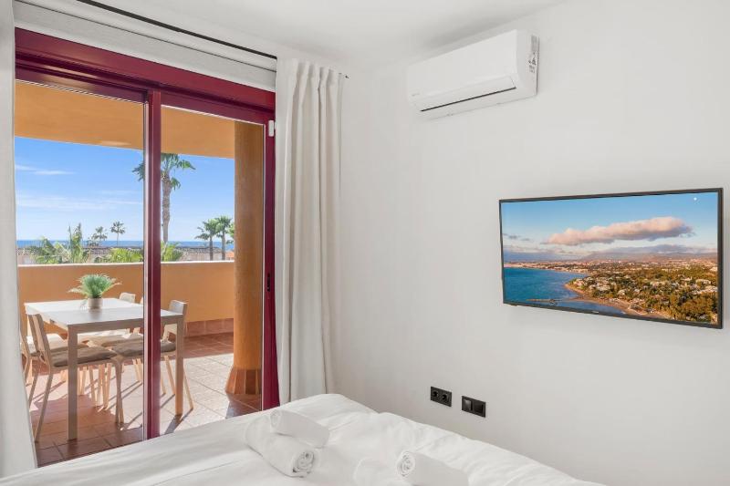 Stunning retreat in La Cala - Ref 06 - image 19