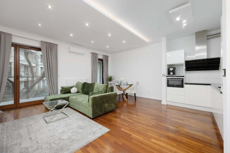 Elegant Apartment Near Wilanów Palace by Renters Prestige - image 10