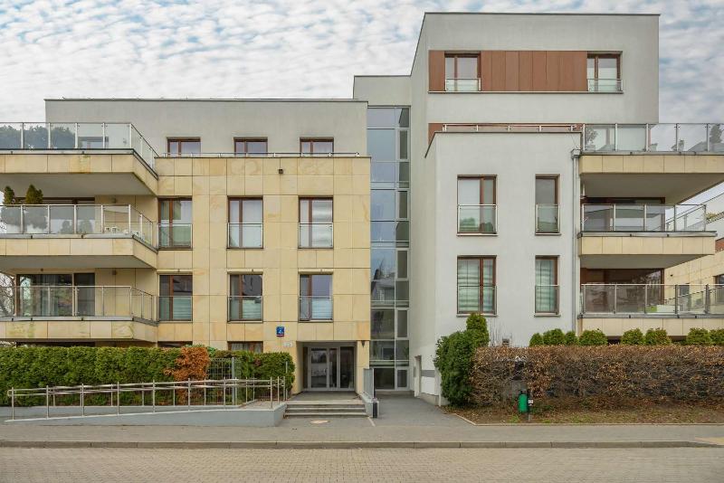 Elegant Apartment Near Wilanów Palace by Renters Prestige - image 11